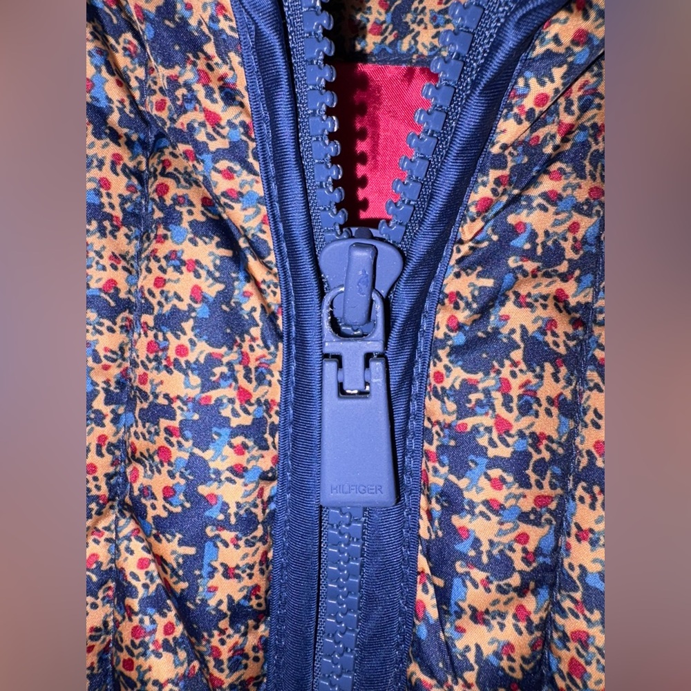 NWT Tommy Hilfiger Down Feather Puffer Vest in Blue Red Yellow – Women’s Large - Picture 6 of 15